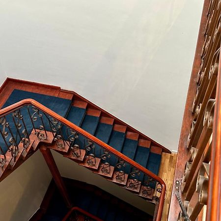 Stay In Artist'S Gallery Antwerpen Buitenkant foto